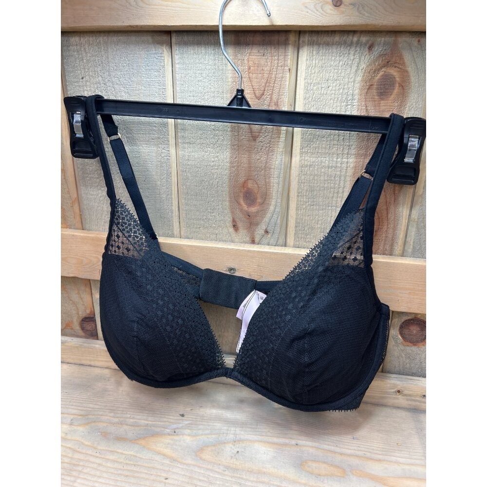 Victorias Secret Incredible Plunge Bra 36D Black Lace Adjustable Straps Underwir